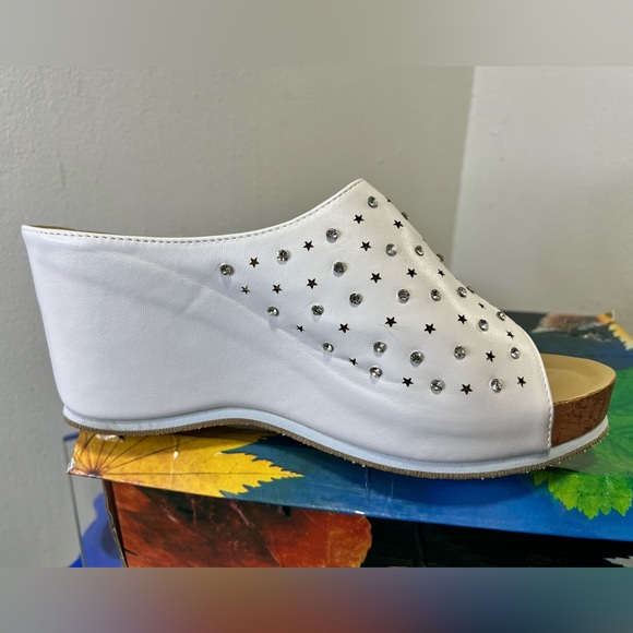 White Studded Women's Wedge Sandals Size 9 - Picture 7 of 7